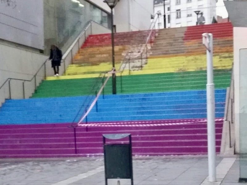 Le Royaume                          La république 
de France                               française