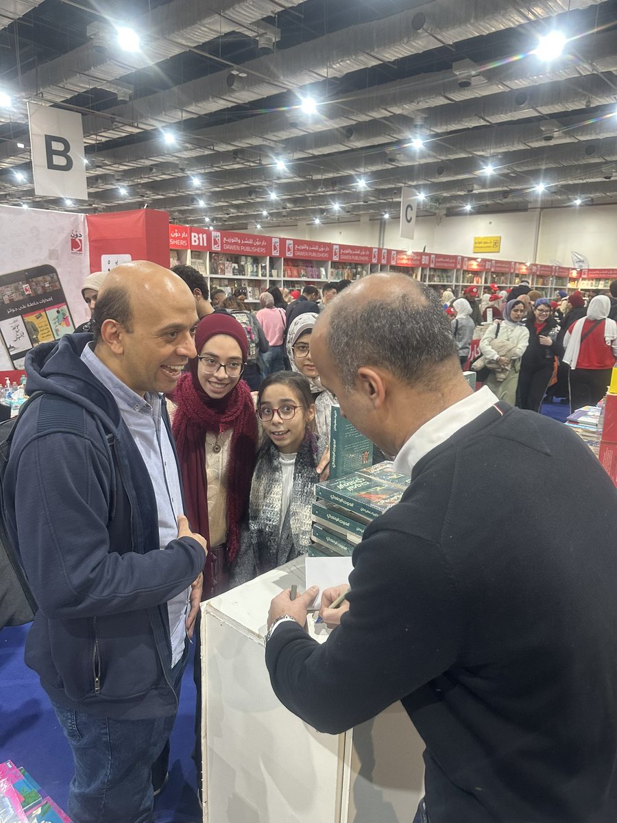 Kariem28's tweet photo. FOLKS!

I HAD MY FIRST EVER BOOK SIGNING TODAY!🥳🥳🥳 https://t.co/kU6Ft1A0jC