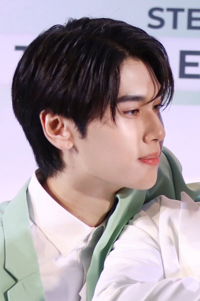 rayysopretty_'s tweet image. day                                             night