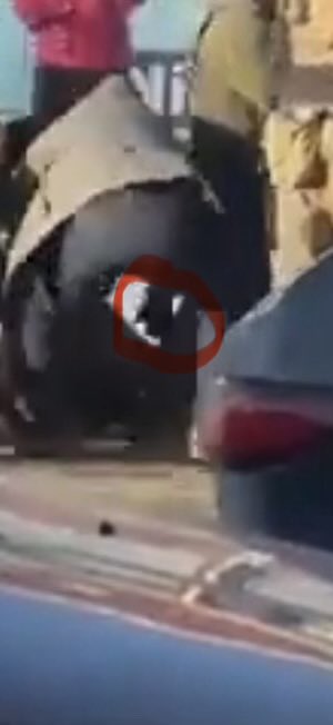 delimansworld's tweet image. Empty hands 
Empty hands
Takes guys gun
Then kills him like a dog in the street after they disarmed him. 
In other words, they took someone’s handgun from them and then assassinated them.