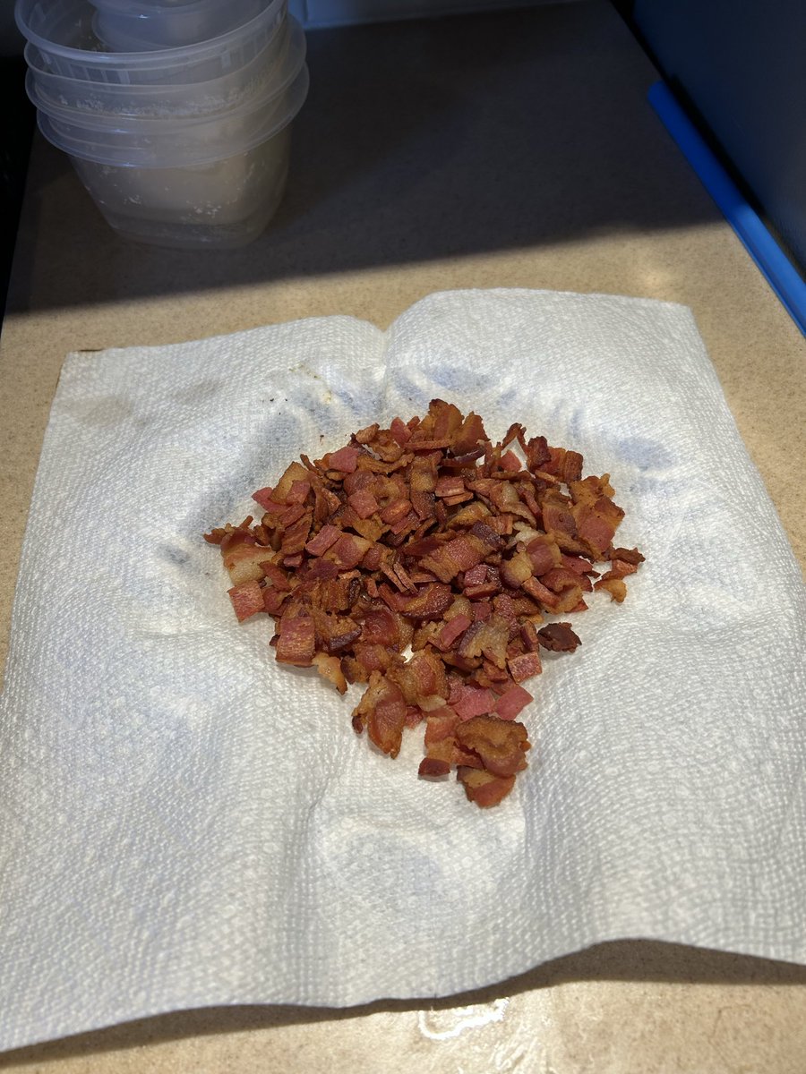 LastTimeOnly's tweet image. Here me out.. New England/philadelphia clam chowder. I added pork roll
With the bacon. Feel free to rip it apart but does pork roll ruin anything? And it’s cold outside. #clamchowder #philly #southjersey #tastesgood