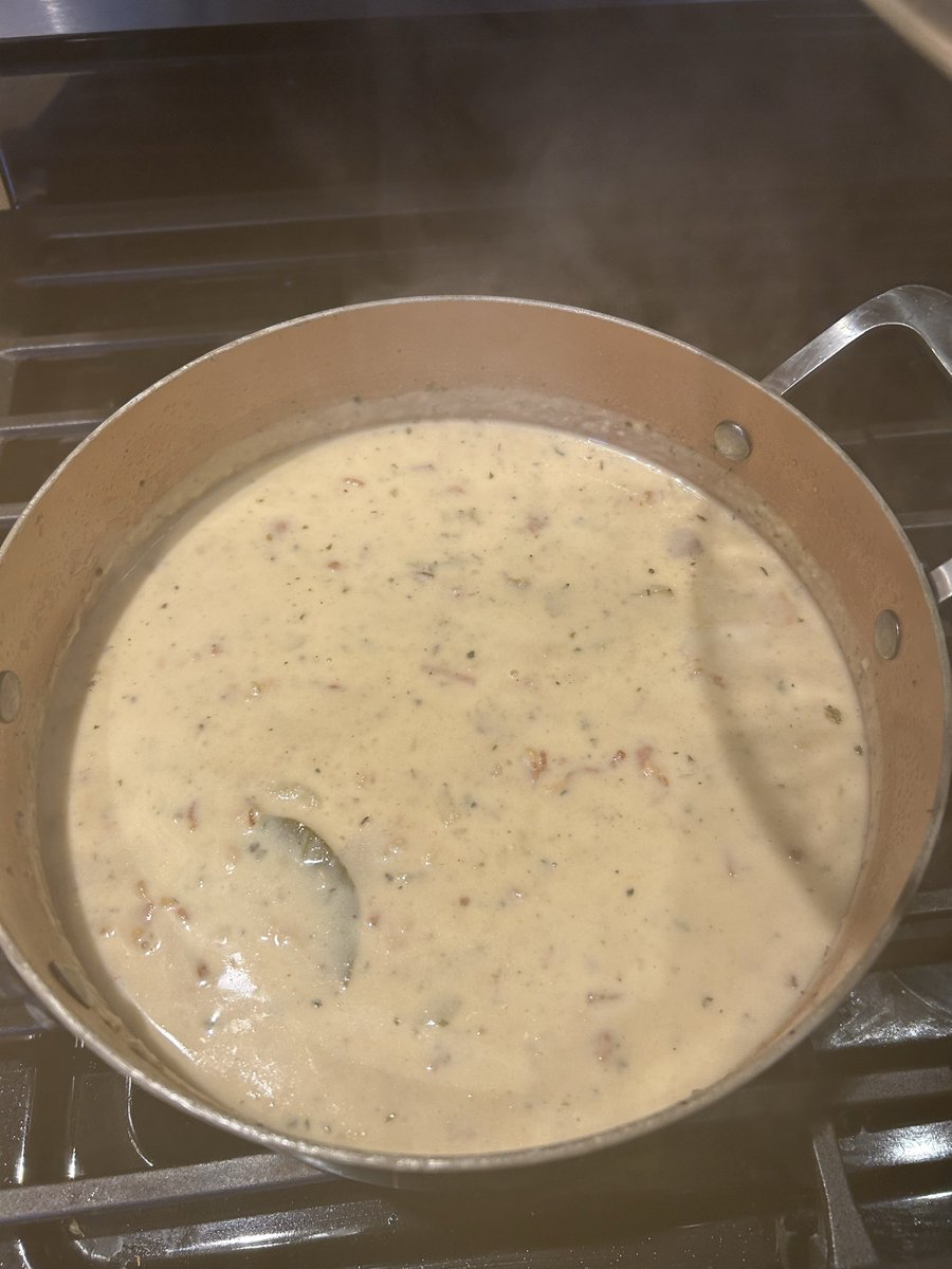 LastTimeOnly's tweet image. Here me out.. New England/philadelphia clam chowder. I added pork roll
With the bacon. Feel free to rip it apart but does pork roll ruin anything? And it’s cold outside. #clamchowder #philly #southjersey #tastesgood