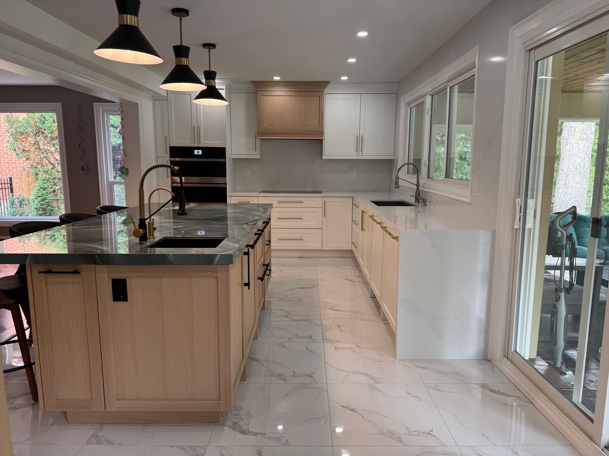 SaratLao's tweet image. Modern Quartz kitchen countertop installation with precise detailing and long-lasting quality.
Custom solutions for kitchen renovation projects.
Phone: 647-746-9089
Toronto &amp;amp; GTA
#QuartzCountertop #KitchenRenovation