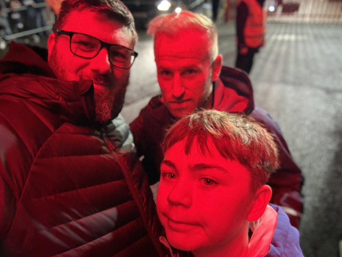 Final pic! Gonna miss our great captain. Thanks for everything Barry. #swfc