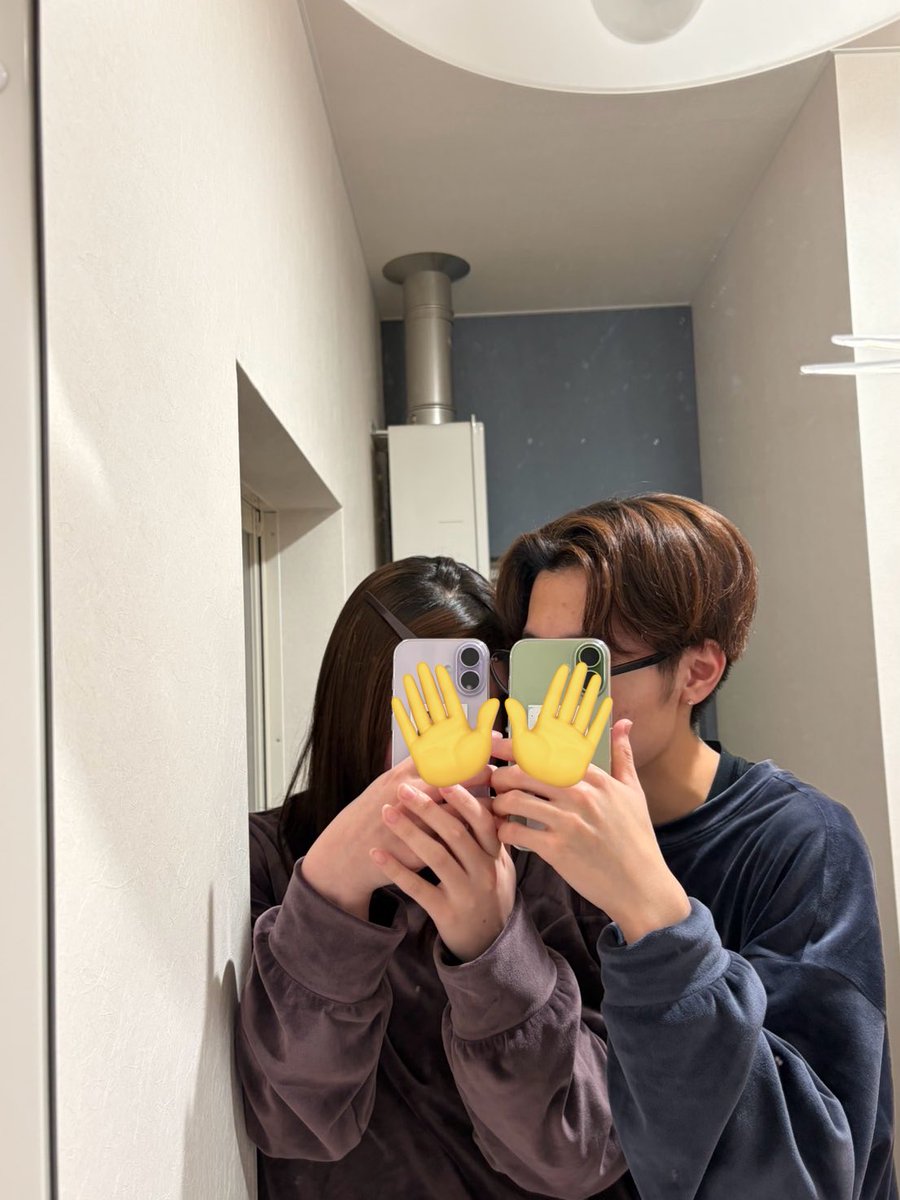 ry_zxt's tweet photo. iPhone17デビュー！ https://t.co/xgTlX0zD98