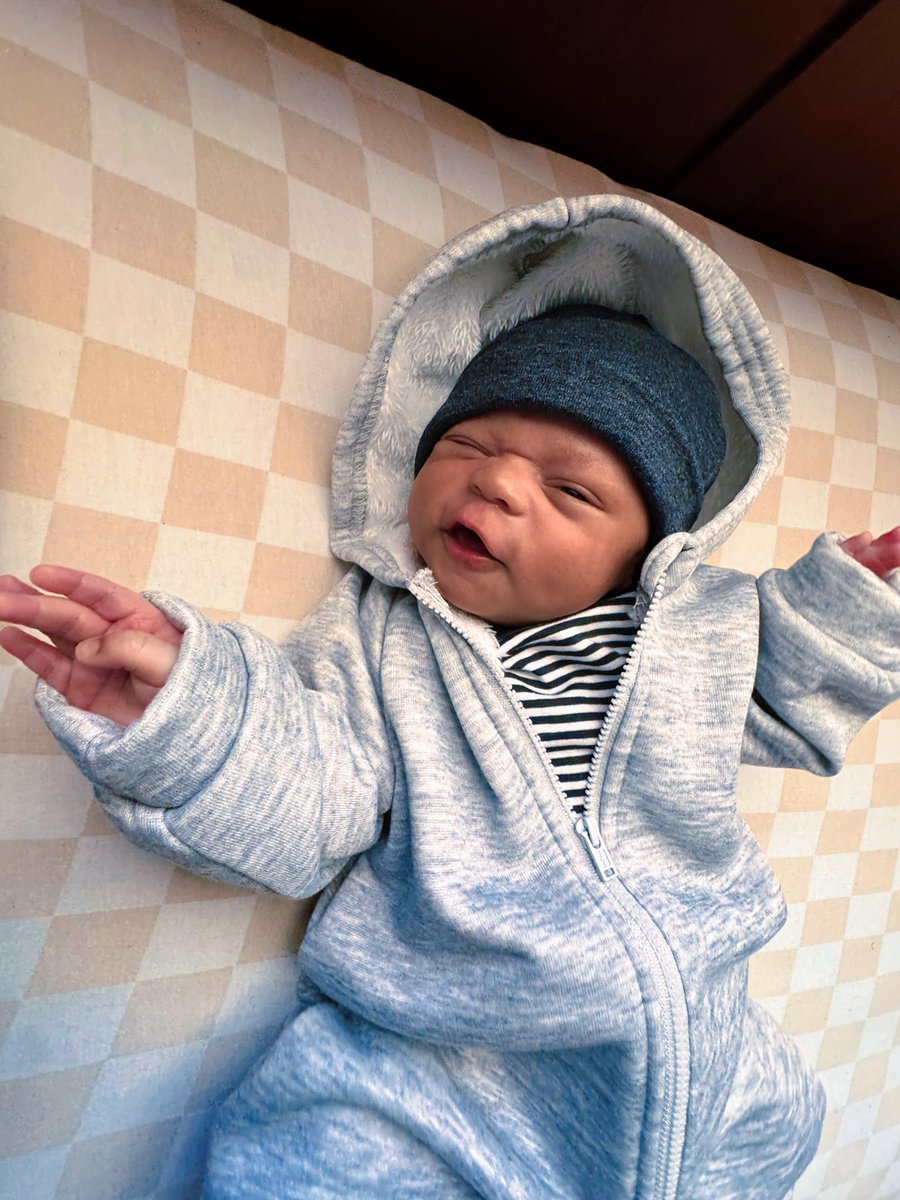 _ColbyCheese's tweet image. Roller Doe. 
the cool kid.