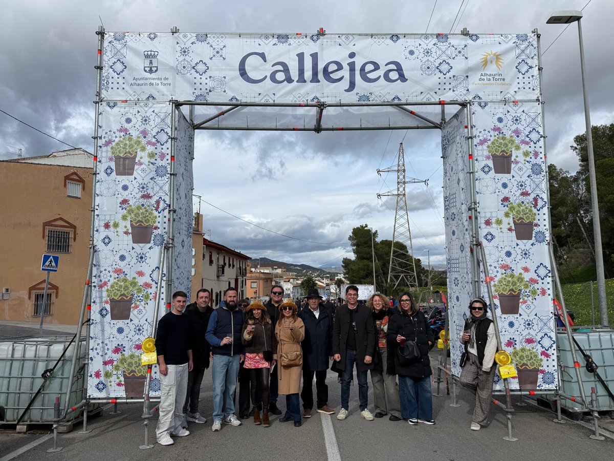 🎉 Nuestro portavoz, David Márquez, y el concejal socialista Fernando Pérez, han visitado los stands de las asociaciones y colectivos que participan en Callejea 2026. 

¡Enhorabuena por vuestro esfuerzo y por la gran labor que realizáis! 👏

#PSOEAlhauríndelaTorre #Callejea2026