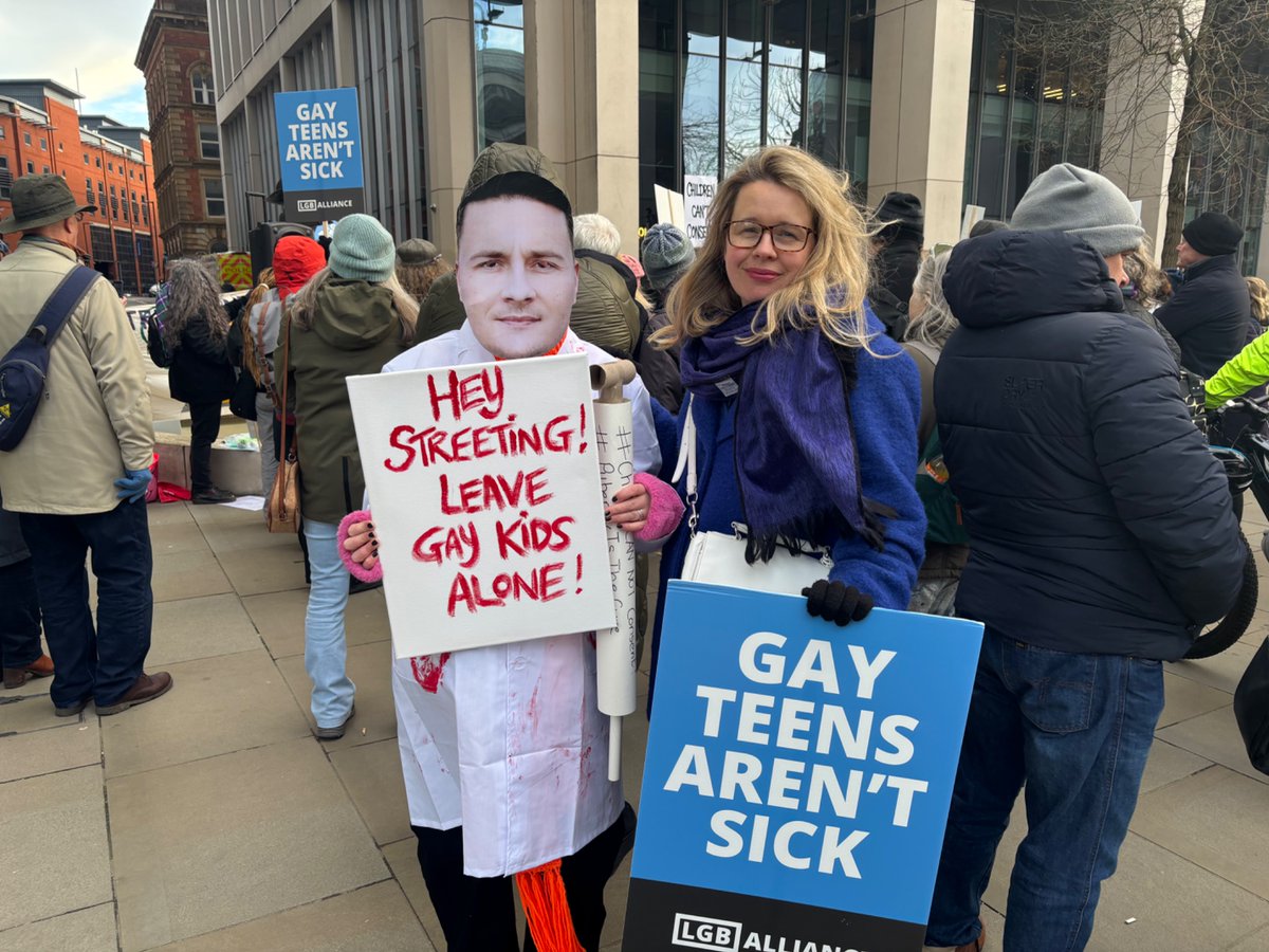 Rebecca Bull tweet media