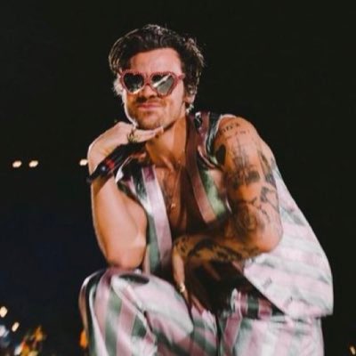 showgirllite's tweet image. ┏┓
┃┃╱╲  in
┃╱╱╲╲  this
╱╱╭╮╲╲  house
▔▏┗┛▕▔   we are
╱▔▔▔▔▔▔▔▔▔▔╲
                listening to 
      kiss all the time disco occasionally
╱╱┏┳┓╭╮┏┳┓ ╲╲
▔▏┗┻┛┃┃┗┻┛▕▔