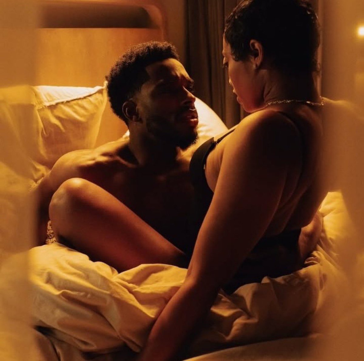 Dim lights, AC chilling, cool background music, body shivering, no condoms, just soft  m o ans and delicate th ru sts 🥶

I need 😩