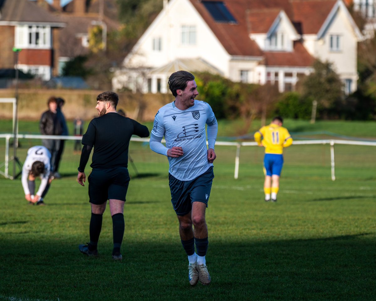 amymarshallcreative tweet media