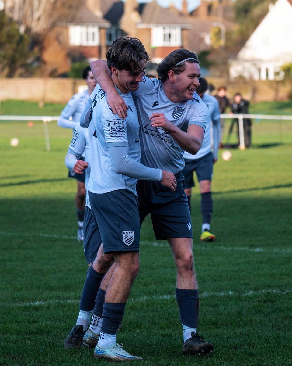 amymarshallcreative tweet media