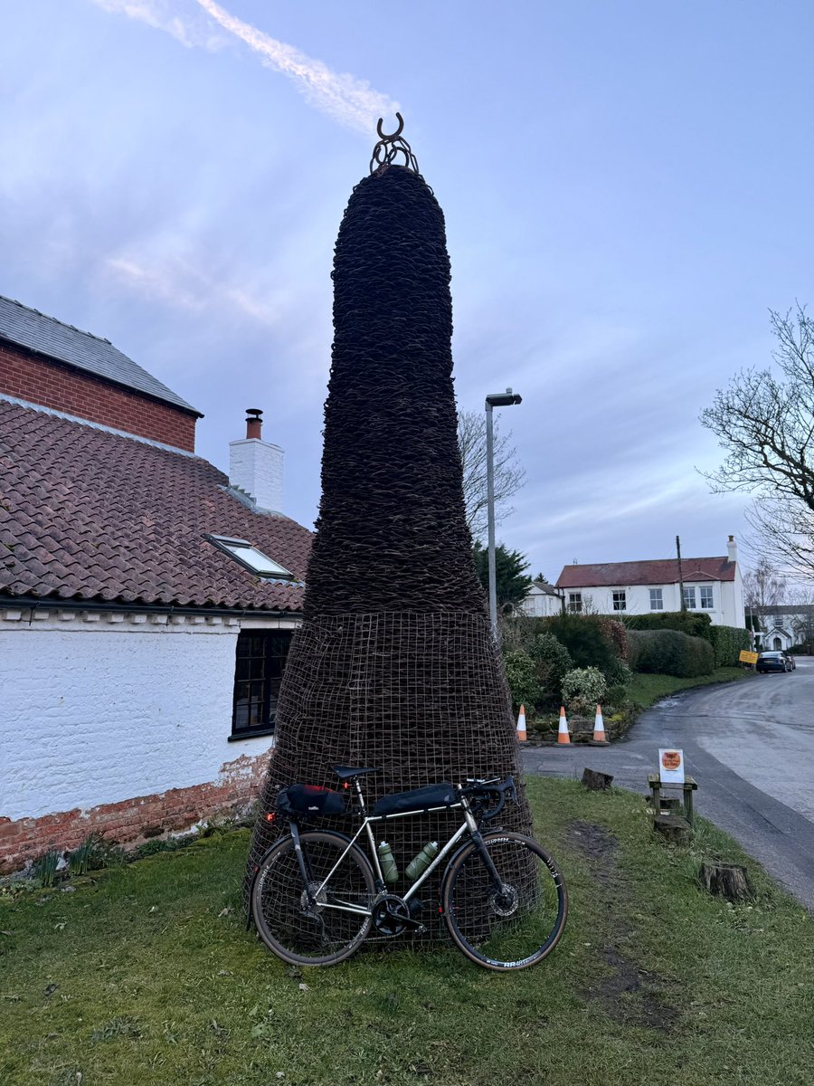 Dog_in_a_hat's tweet photo. And we’re done! That was much harder than it should have been. However, it was fun & first time out for @TailfinCycling #speedpack nice bit of kit. https://t.co/oUU2xGDT4y