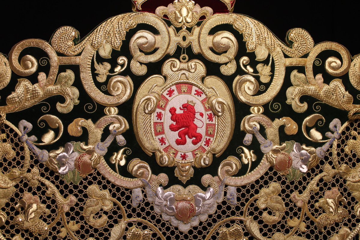 EsperanzaHdad's tweet photo. PATRIMONIO | Presentación de la bambalina trasera del palio de María Santísima de la Esperanza.

En la tarde de hoy ha sido presentada la bambalina trasera del paso de palio de María Santísima de la Esperanza, obra del taller de Sucesores de Elena Caro.

📷 Pedro Expósito https://t.co/A2vJPdLeiY