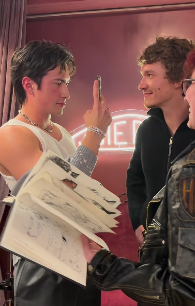 sudnumes's tweet image. pure love