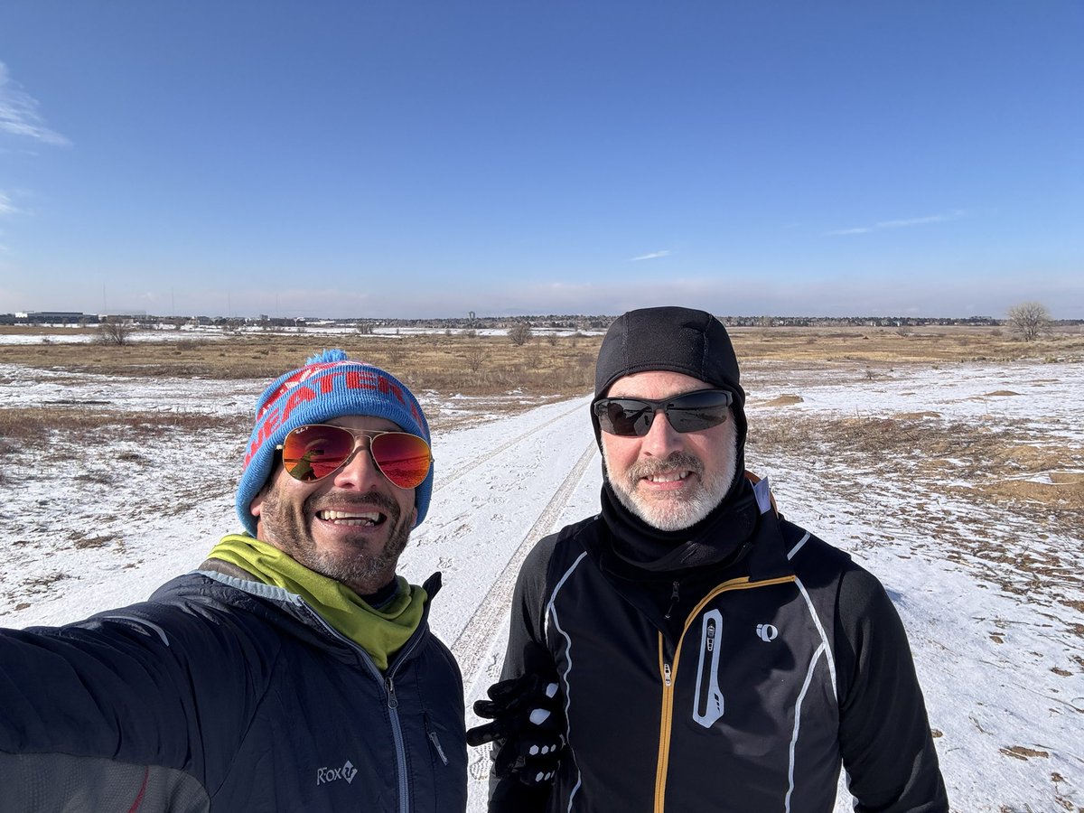 Randy_Soler's tweet photo. Correr con RayBans en este clima es lo
mejor. Love them! https://t.co/ELiLS9eWC1