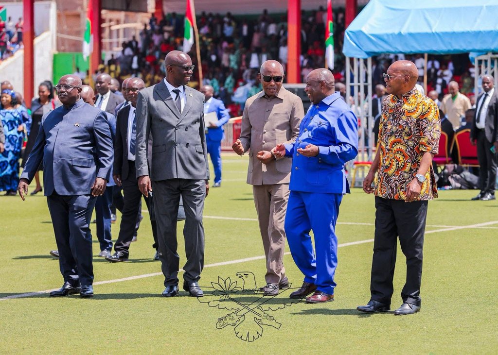 Bonjour <a href="/ikigatanyakazi/">Ndondeza amangetengete</a>