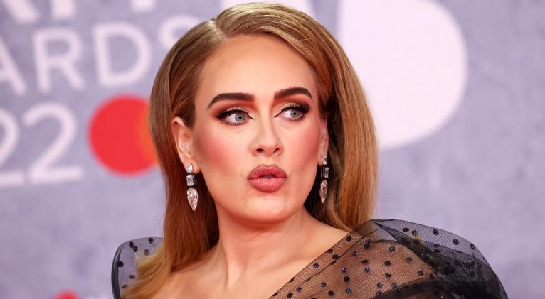 💿🌟El álbum 21 cumple 15 años con un récord de ventas histórico

Concebido tras un dolorosa ruptura sentimental, '21' es el vehículo que plasmó emociones muy íntimas, con letras desgarradoras en temas que combinaron el soul clásico con el pop de la época
cubadebate.cu/noticias/2026/…