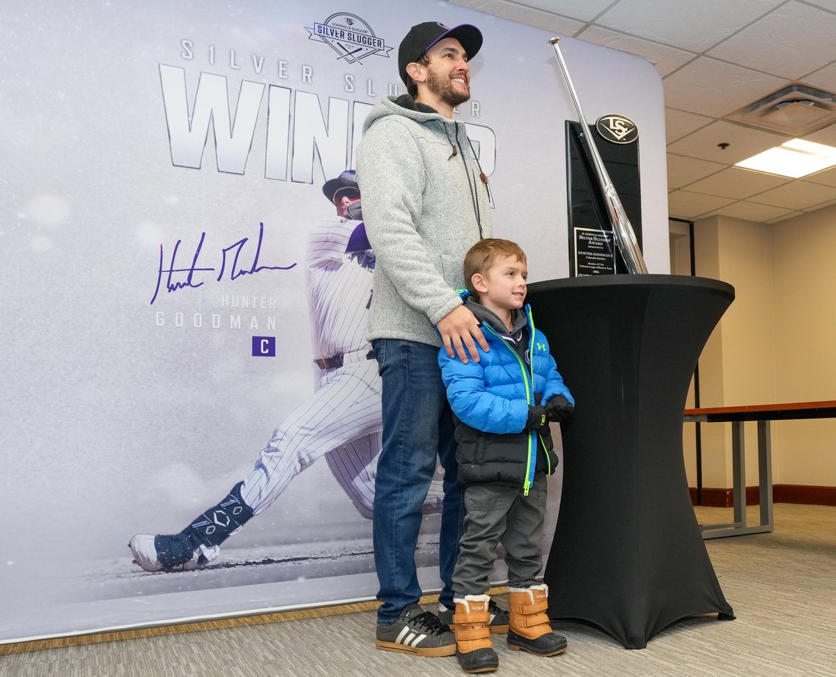 Rockies's tweet image. Fan photos with Hunter Goodman’s Silver Slugger Award at Rockies Fest 📸