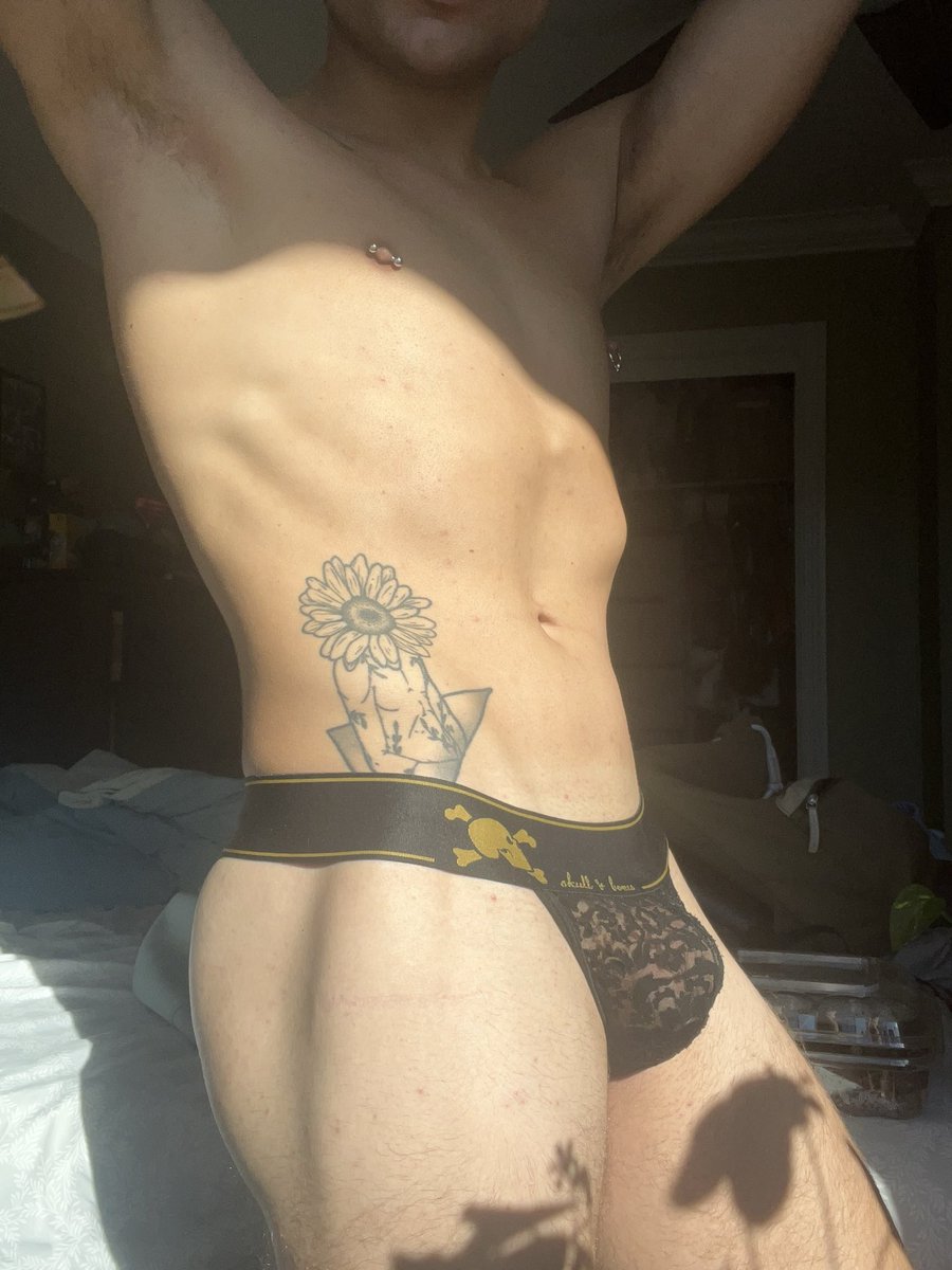 zero_gay_2001's tweet photo. Got back from the gym and had to finish the last exercise at home, got a little messy🤤 
#twink #cum #gay #nude https://t.co/e9rsce66tB