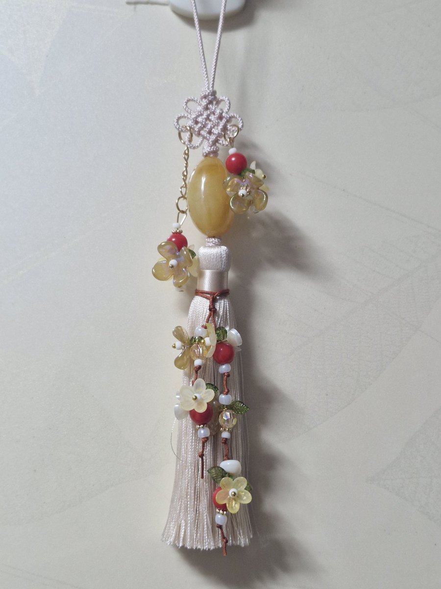 shop_adele07's tweet image. 근래 작업물들.
보라색 노리개는 아직 판매가 안 된, 막 만들어진 따끈따끈한 친구입니다..