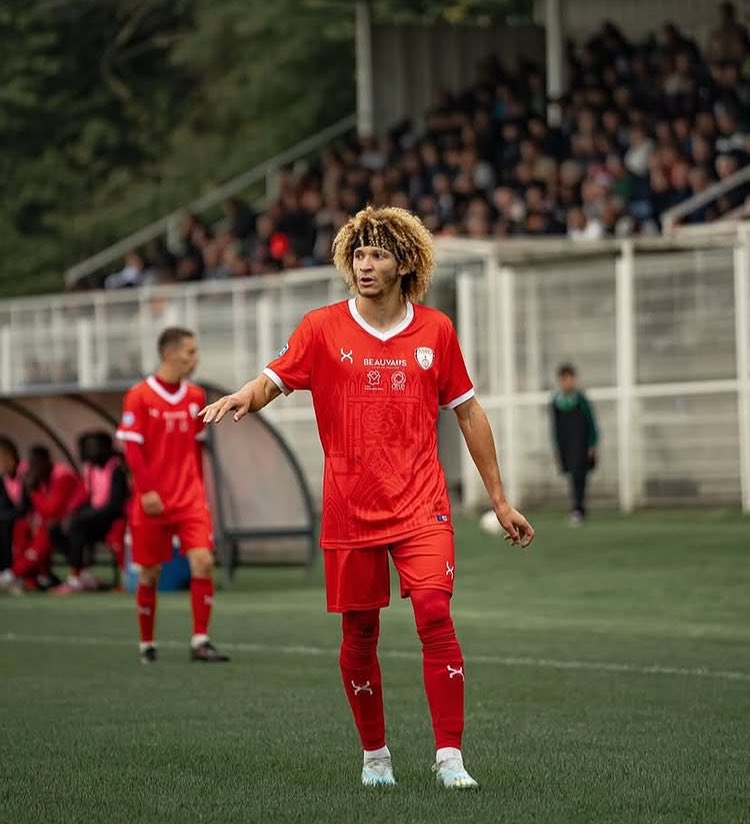 🚨 Adil Bourabaa (N2) courtisé en L2 et en National 

#LeMansFC (L2) mais aussi Sochaux, Dijon et Orléans (National) souhaitent attirer le milieu de terrain de formation

Or, son club s’oppose à un départ et souhaite obtenir une indemnité ainsi qu’un % à la revente
#mercato