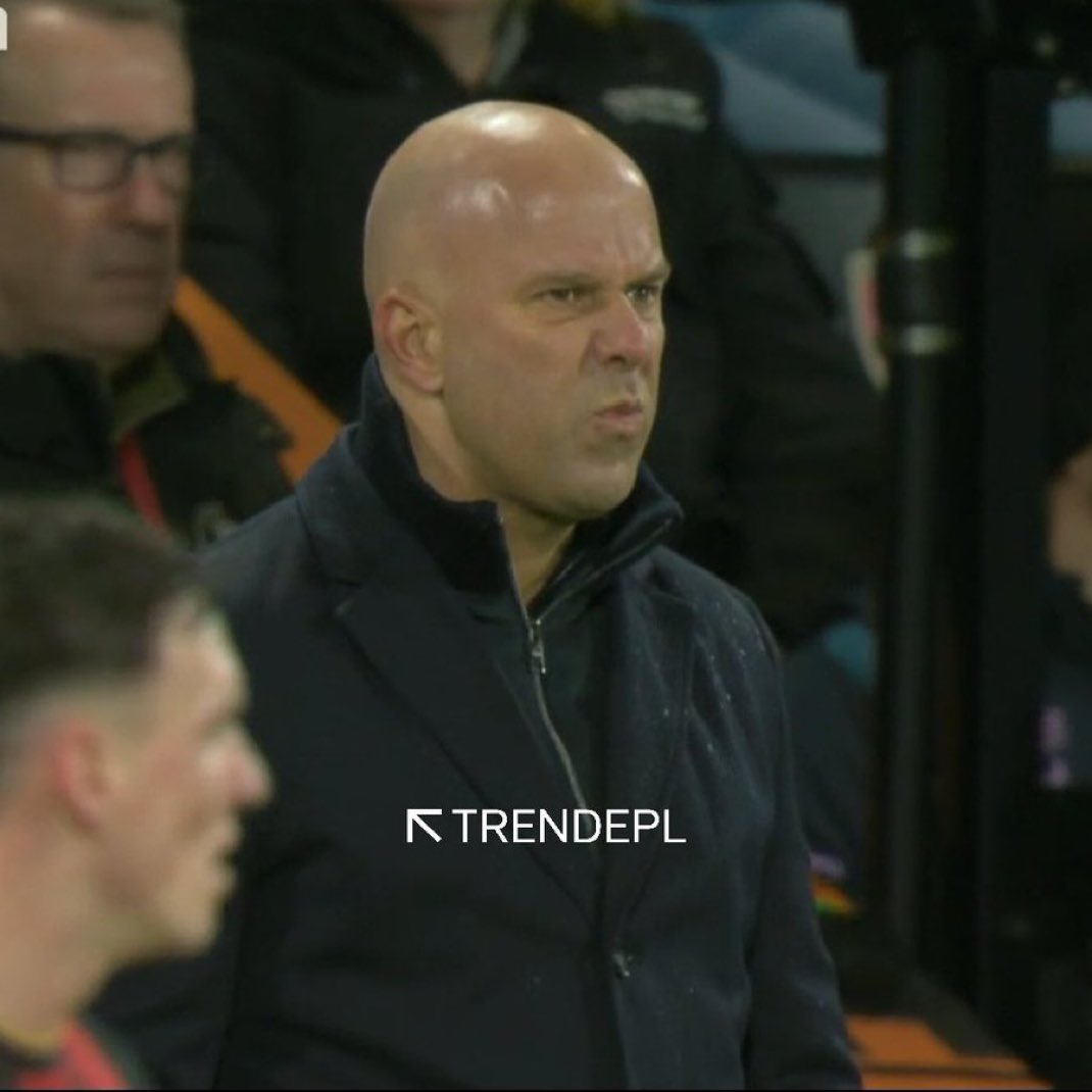 azalameri's tweet image. شكراً يا سلوت أنقذت الموسم ❤️