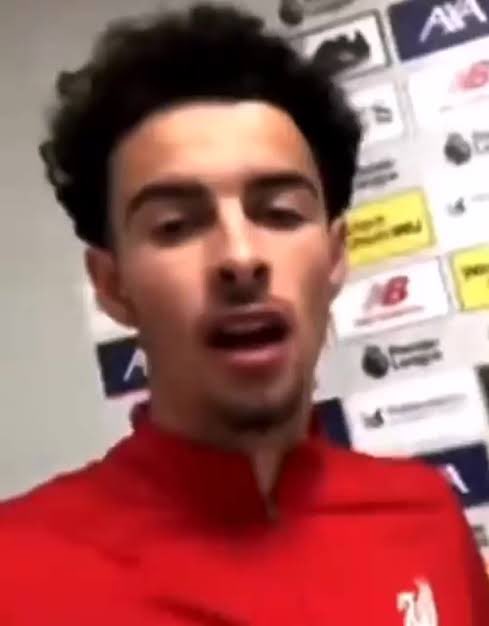 NoContextScouse's tweet image. Warra loada shite dat was den.