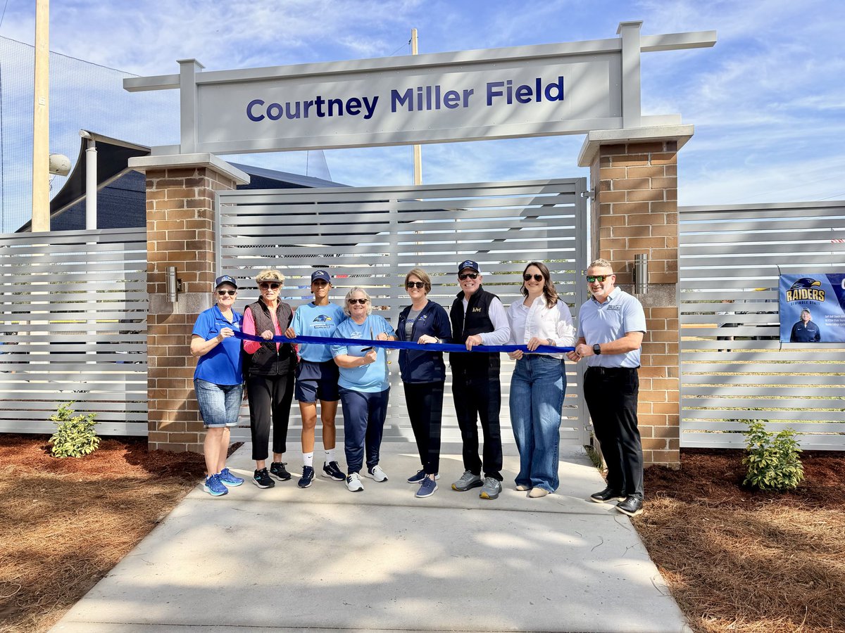 Jan Lloyd Lesley tweet media