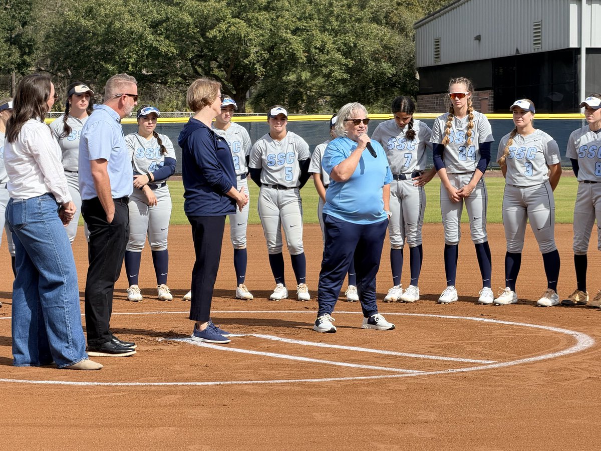 Jan Lloyd Lesley tweet media