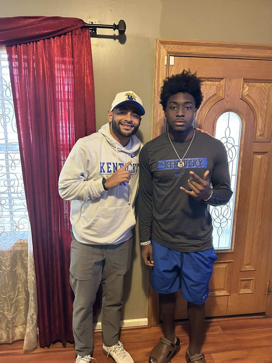 Emerson “Em” Lewis tweet media