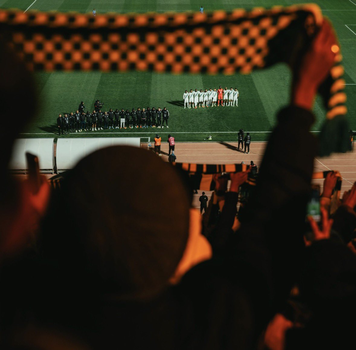 والأرض بتنام مبسسسسسوطه يا اهلي