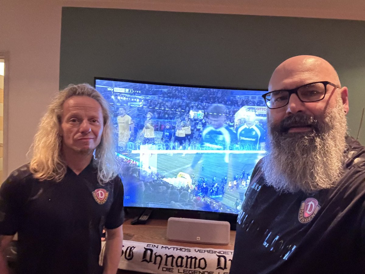 ser_1971's tweet image. Auf geht’s #fcmSGD #sgd1953