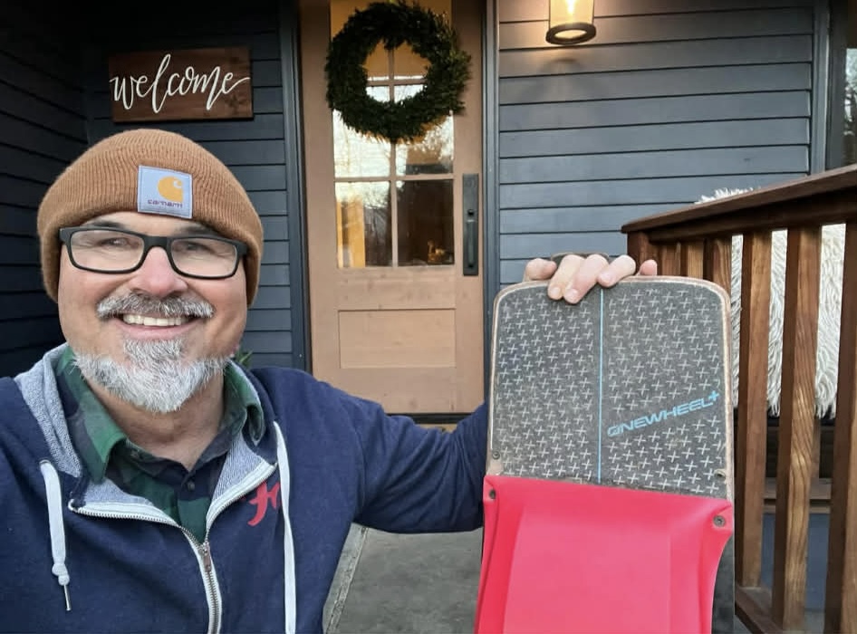 bluelivesmtr's tweet image. ICE needs our help!  Meet Byron Rivers from West Newbury, Massachusetts.  Byron seems to think it's cool to doxx ICE agents and their CHILDREN.

He also seems to think it's cool to encourage protestors to target ICE families at their homes and follow their kids home from school.…