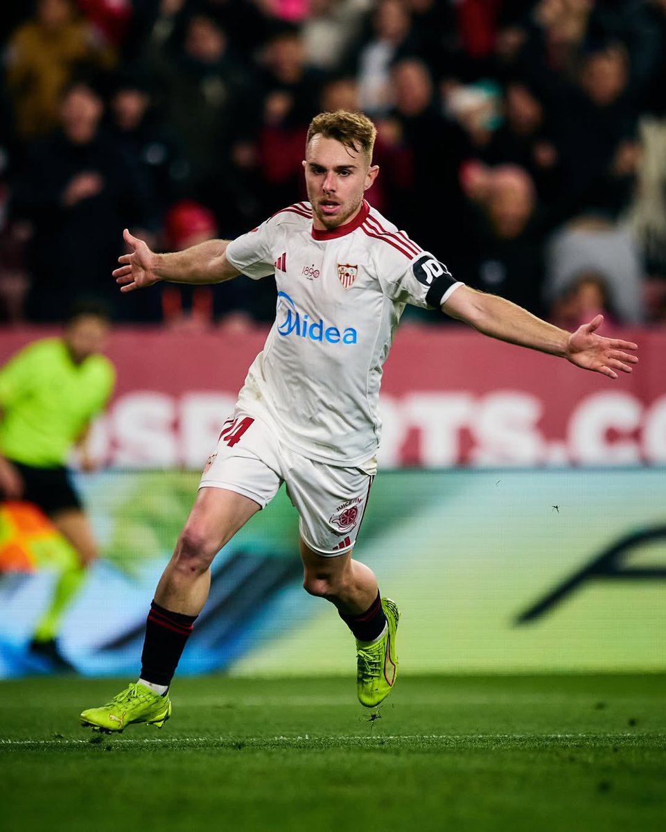 qbtnervion75's tweet photo. Gran partido del Sevilla FC, que hoy salió de forma diferente, una entrega increíble de todos y cada uno de los jugadores, donde se volvió a vivir el binomio equipo y afición. Volvimos a ganar en casa mucho tiempo después, así si señores, así si. 24 puntos, 11 posición y a seguir.

𝑻𝑬 𝑨𝑴𝑶 𝑺𝑬𝑽𝑰𝑳𝑳𝑨 𝑭𝑪 🔴⚪️