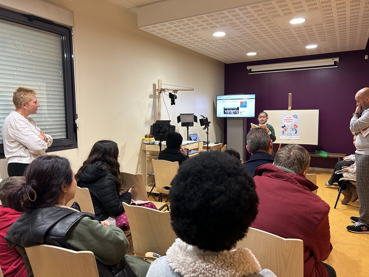 VilleArras's tweet image. [Nuits de la Lecture 📚]
Ce soir, la médiathèque Verlaine a accueilli la 2ᵉ soirée des Nuits de la lecture 🌙 

Un moment chaleureux autour de la lecture 📖, partagé avec les habitants 🙏

#Nuitsdelalecture #Arras
