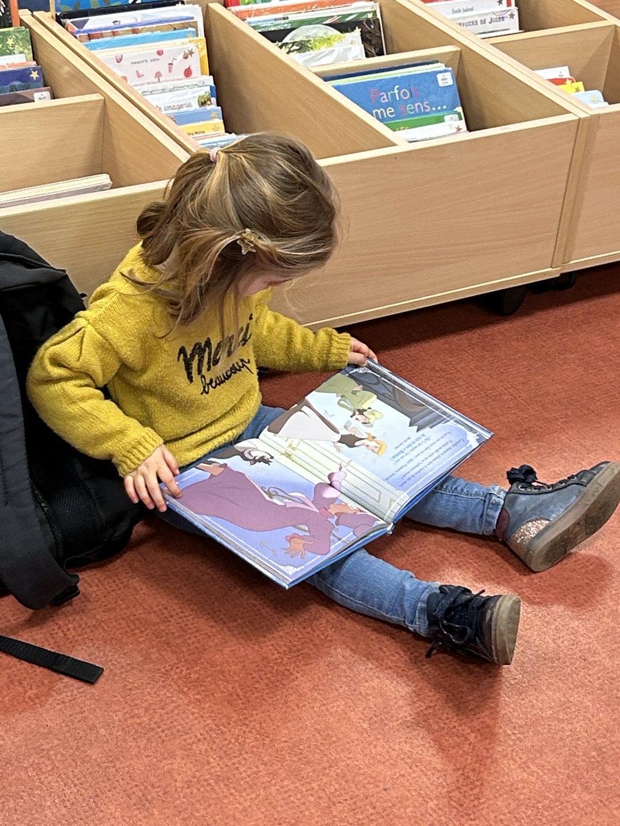 VilleArras's tweet image. [Nuits de la Lecture 📚]
Ce soir, la médiathèque Verlaine a accueilli la 2ᵉ soirée des Nuits de la lecture 🌙 

Un moment chaleureux autour de la lecture 📖, partagé avec les habitants 🙏

#Nuitsdelalecture #Arras