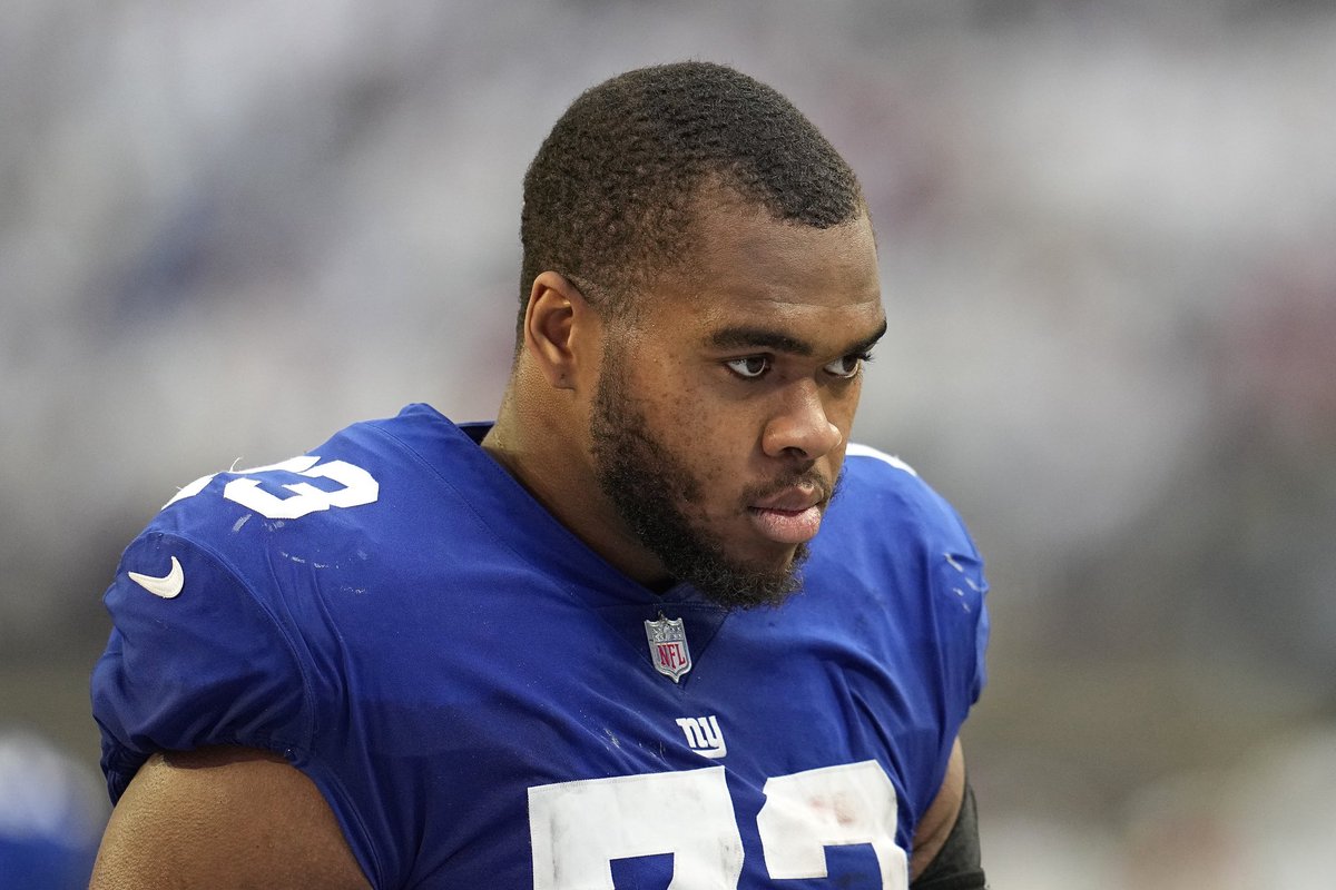 #NYGiants offensive lineman Evan Neal claims that the government created this weekends snowstorm to “distract us” from other events going on 👀

“They control us. They control me. I need to escape.”