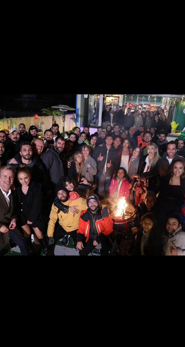 şu ekibin güzellik

BenLeman DisneyleDevam