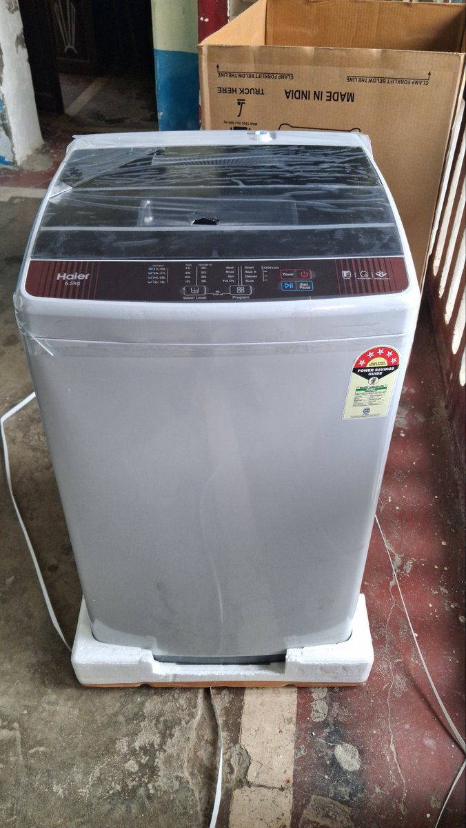 DeepakJhaEce's tweet photo. @shreyaghoshal Purchase another Washing Machine(previous year  #FrontLoad ) !! 
Installation Done Today !!😊
#TopLoad!! https://t.co/i4XGk3Fm5r