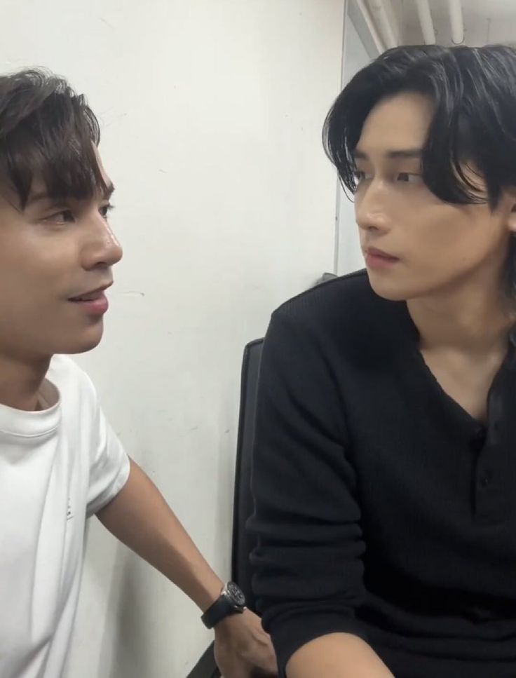 iamjayjsus's tweet photo. i miss my parents 🥺 https://t.co/RlbI4LtSw9