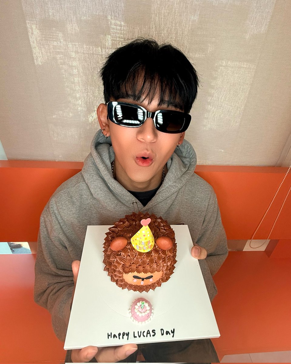 feliz aniversário meu leãozinho, te amo 💕🥳

#HappyLUCASday
#LUCAS #루카스