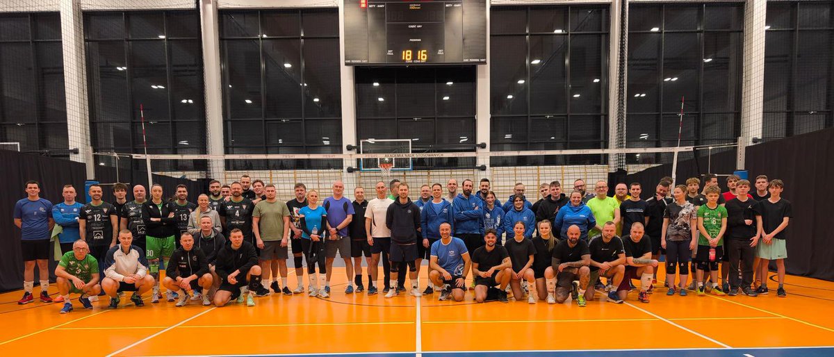 KPSChelmiec's tweet photo. 🏐❤️ Graliśmy dla #WOŚP! Wspólnie z UKS Kinder Volleyball zorganizowaliśmy charytatywny turniej siatkówki w hali ANS – 8 ekip, mnóstwo zabawy i jeden cel: pomagać! 🙌
Cała kwota z wpisowego oraz sprzedaży fantów trafiła na WOŚP! 🔥 https://t.co/vlb5q0A1r2