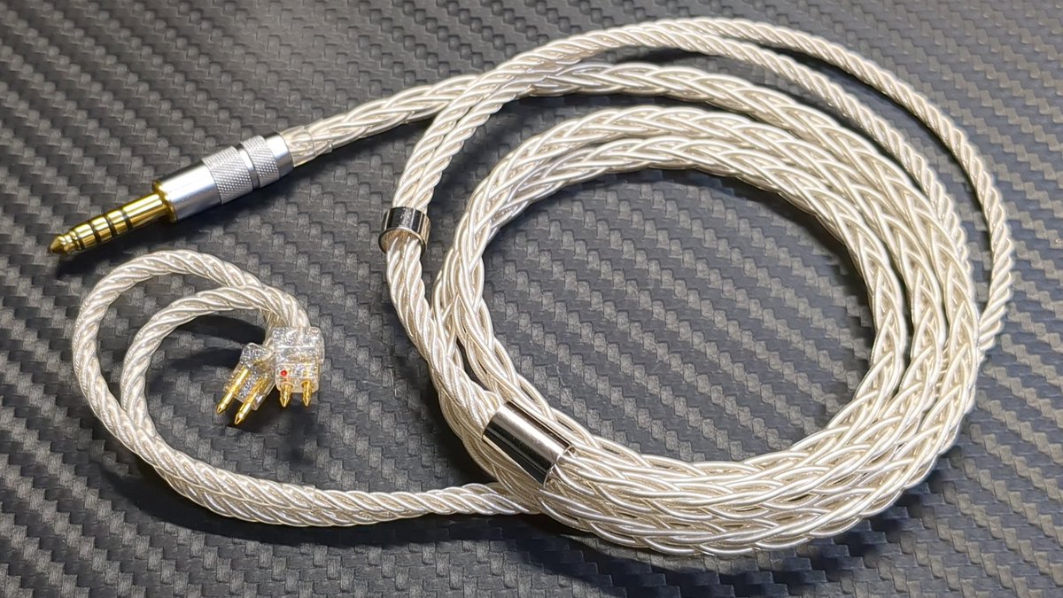 ArkGenesis DIVA II FitEarコネクターの作例が完成今回は透明をベース