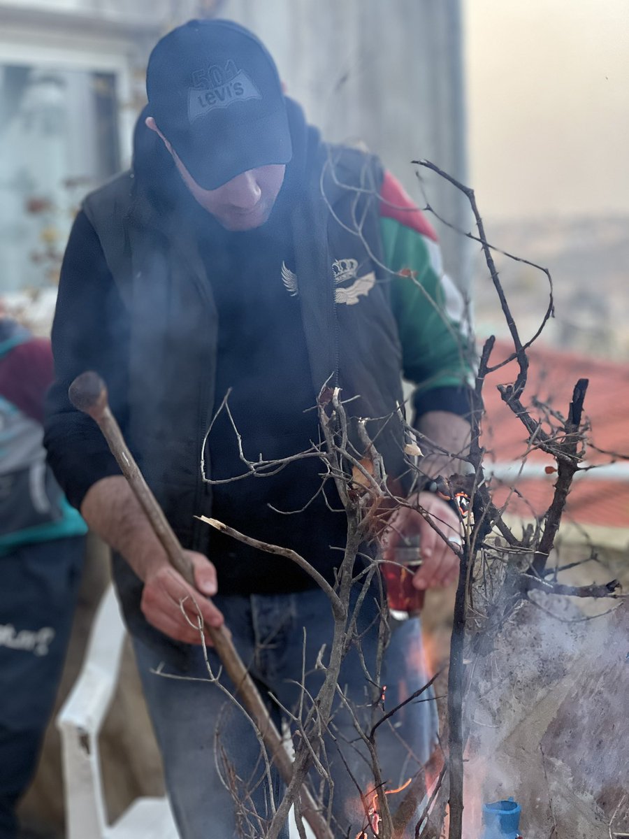 DaoodAlfaouri's tweet photo. الأخلاق تاج فوق روس الرجاجيل
تختار من بين .. الاوادم وطنها
-
ورجل بدون أخلاق ماله محاصيل
لو كان يملك .. شامها مع يمنها👌🏻 https://t.co/HWK0xry96D