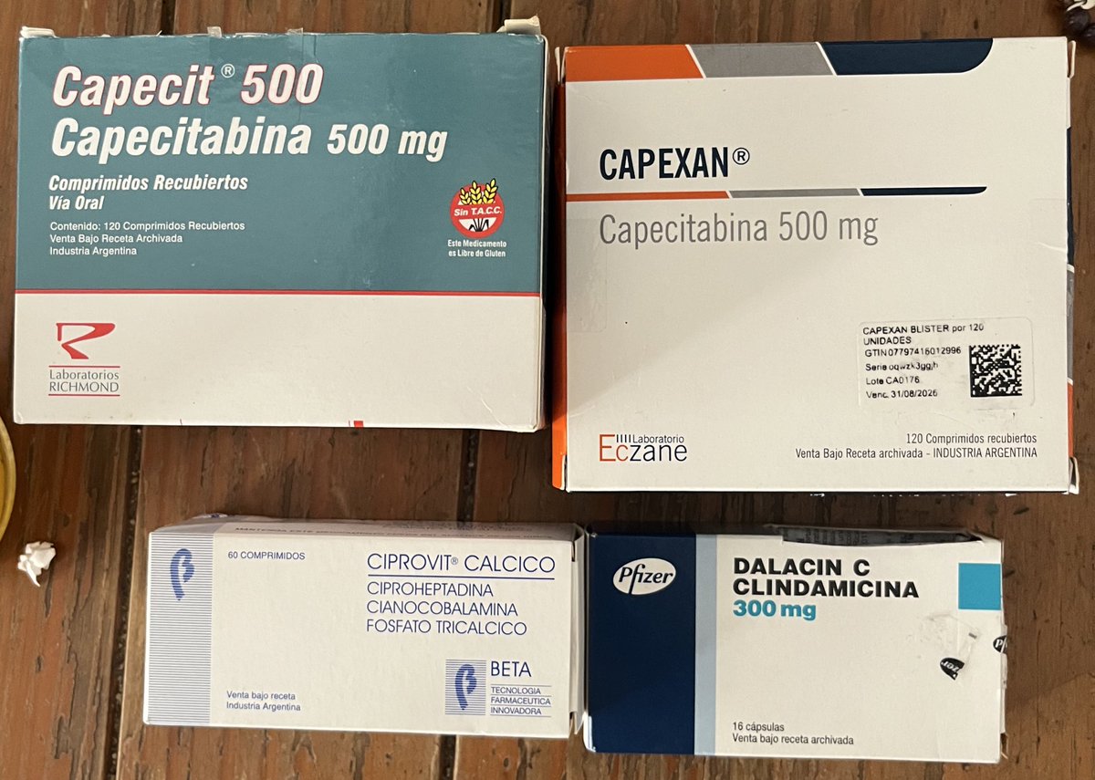 MaiiLoza's tweet photo. Si saben de alguien que necesite estos medicamentos porfa que me escriba🙏🏽

64 pastillas - Capecitabina 500 mg (50 con Vto. 08/26 y 14 con Vto. 03/26)
52 pastillas - Ciprovit (Vto. 07/27)
5 pastillas - Clindamicina (Vto. 03/27)

PD.: las cajas están abiertas y obvio se regalan 🙂 https://t.co/IdJQXWFXLZ