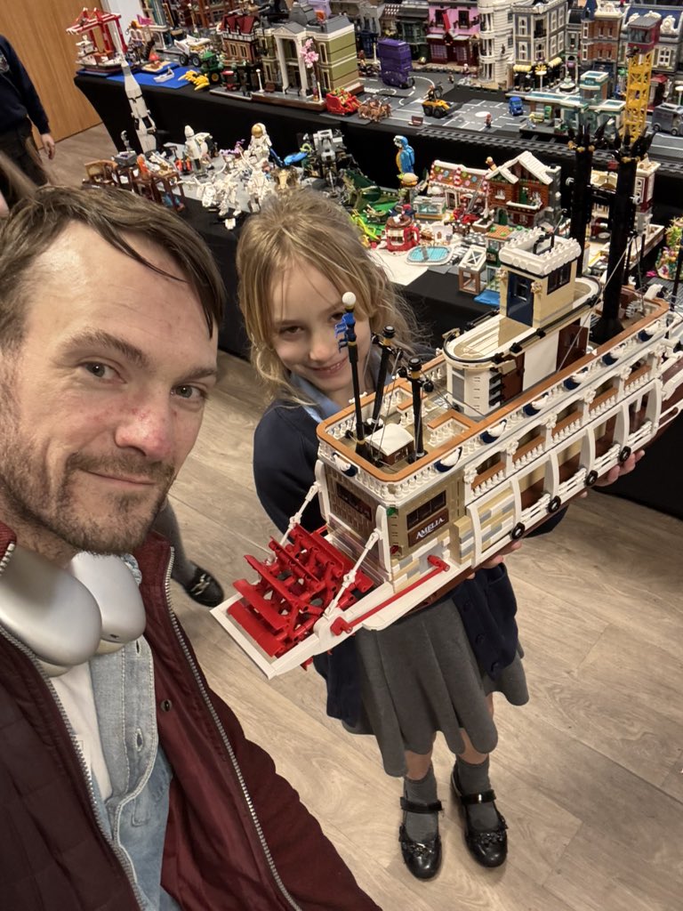 TheCosmosCorner tweet media