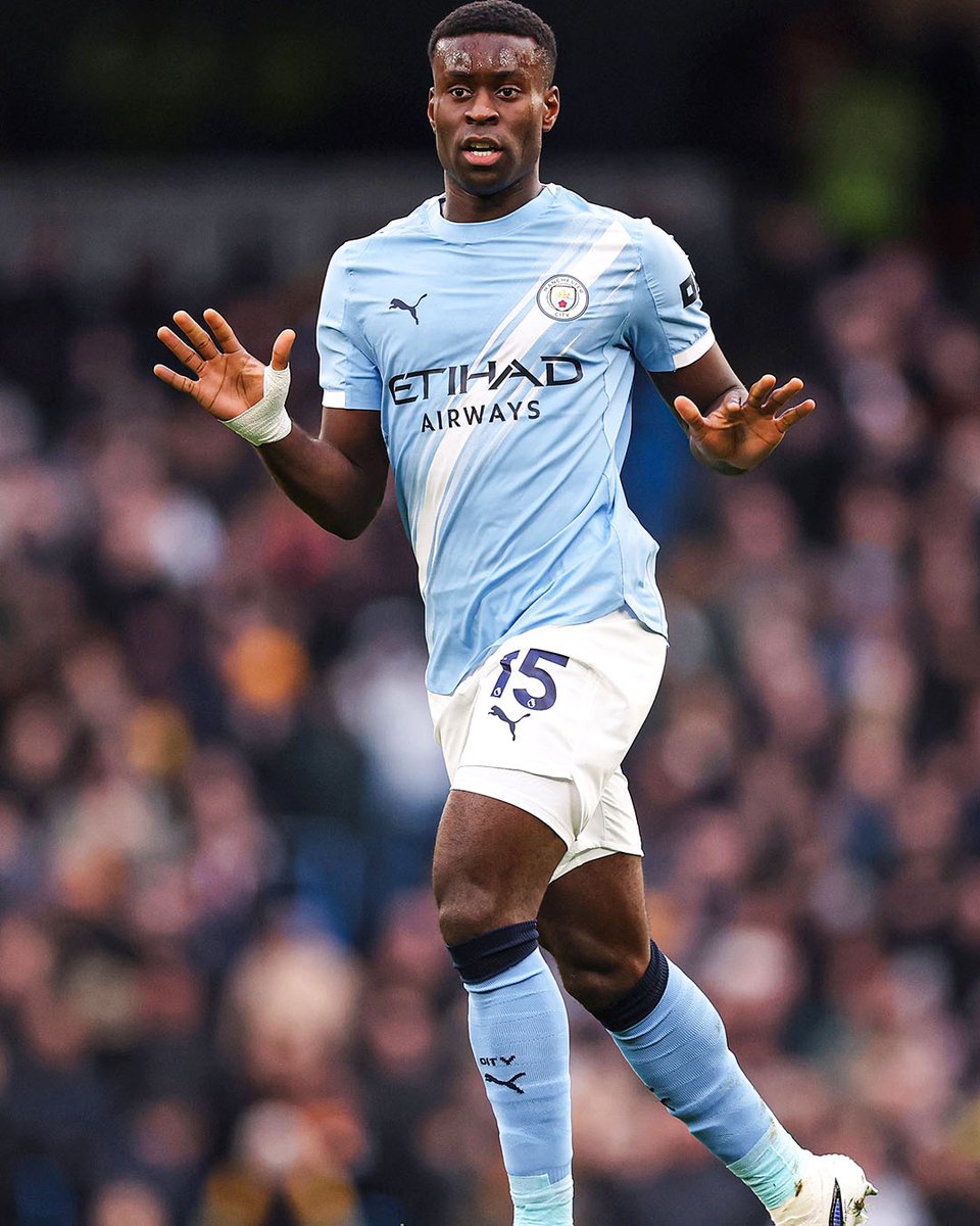 brfootball's tweet image. Marc Guehi makes his Manchester City debut 👕