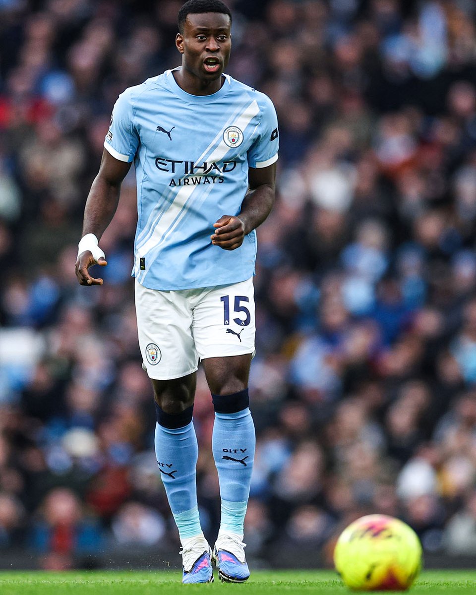 brfootball's tweet image. Marc Guehi makes his Manchester City debut 👕