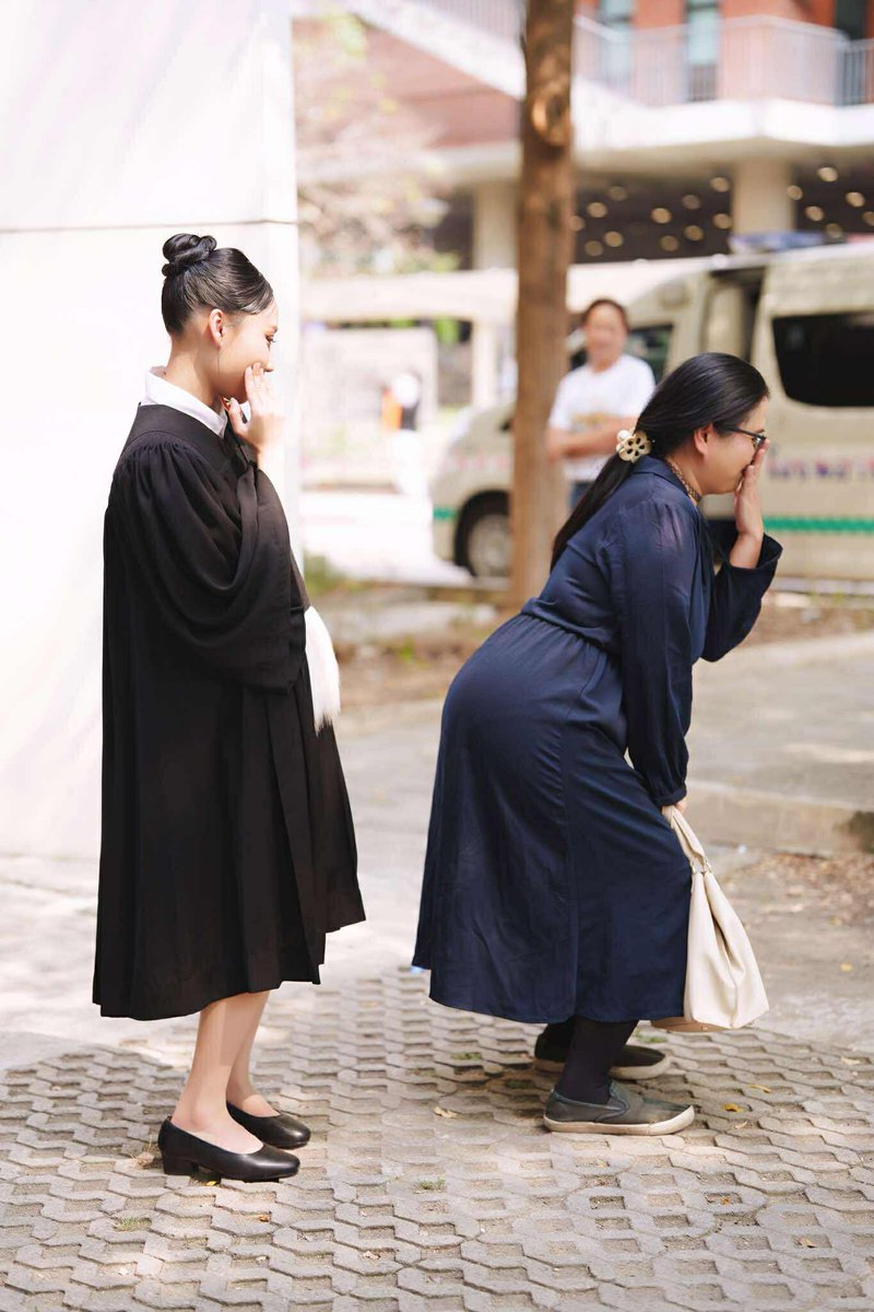 ต้องเป็นคนแบบไหนถึงไปทเวิร์คใส่บัณฑิต